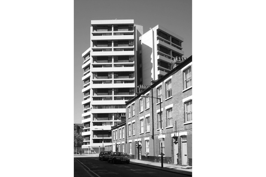 Denys Lasdun, The Modern House