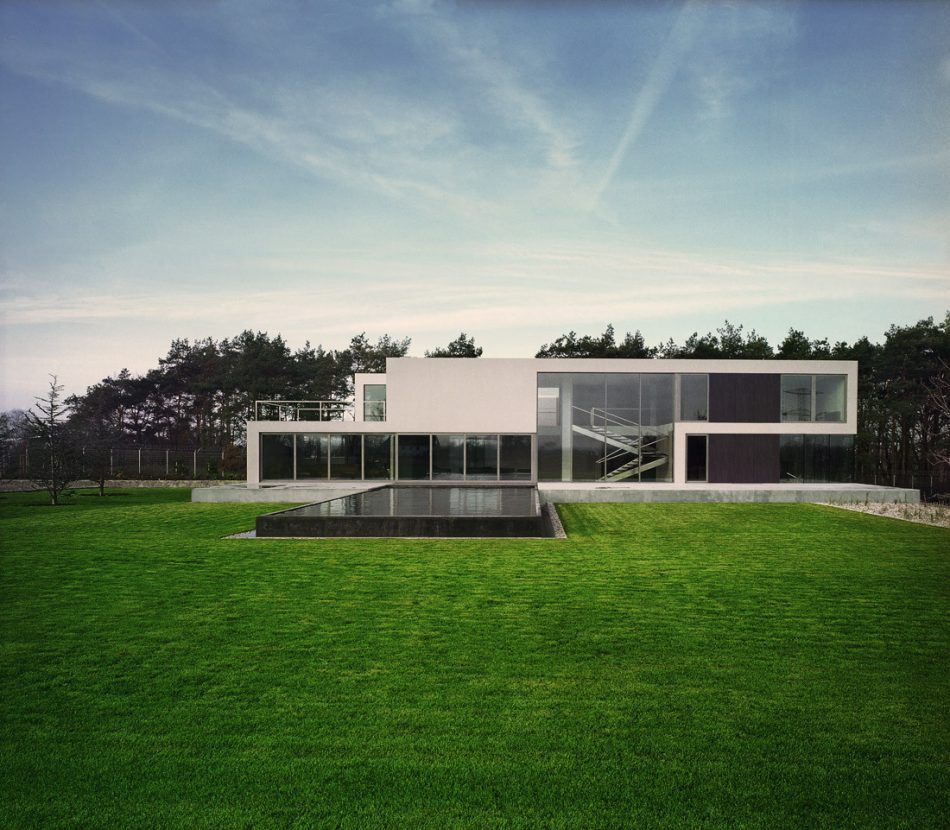 Aatrial House, The Modern House