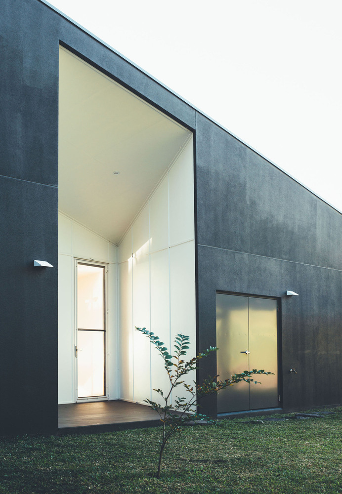 Stealth House, The Modern House