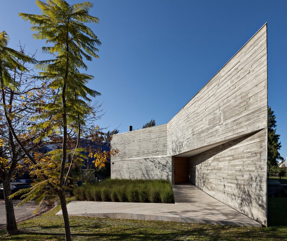 Casa L by Alric Galindez Arquitectos