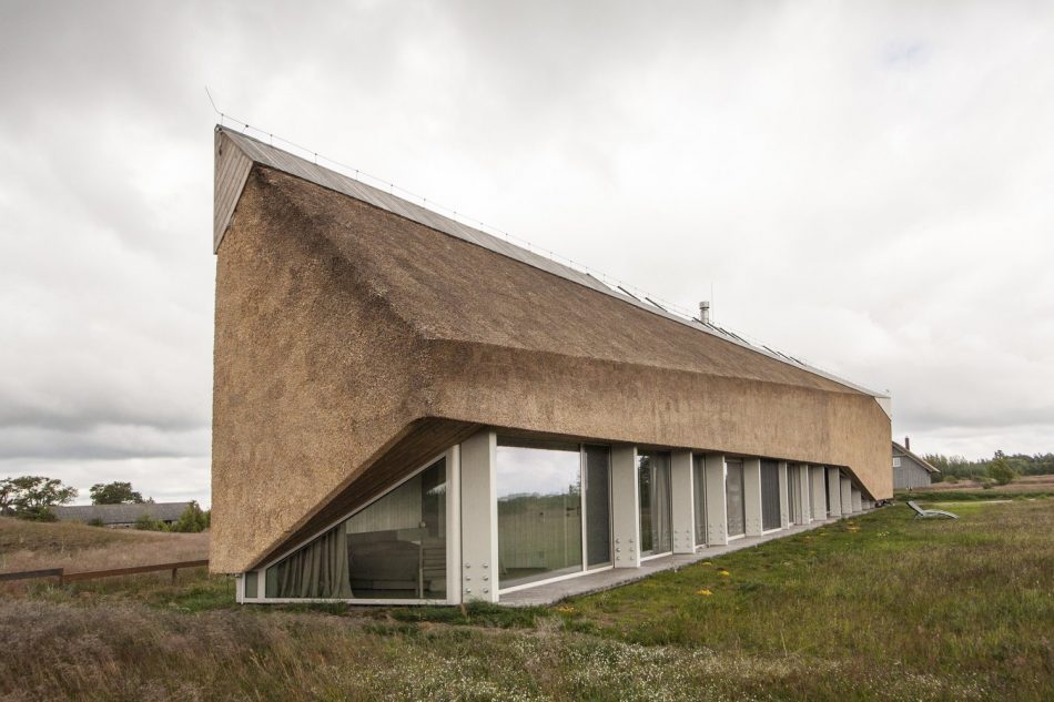 The Dune House, The Modern House