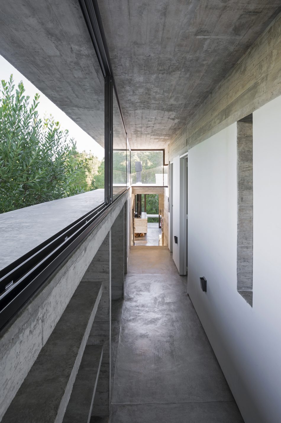 Wein House, Besonias Almeida Arquitectos, The Modern House