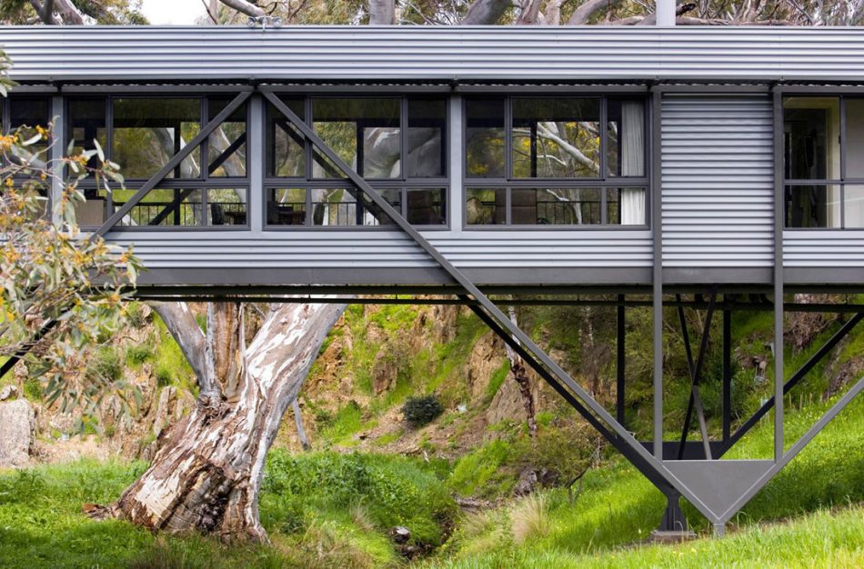 Bridge House by Max Pritchard, The Modern House