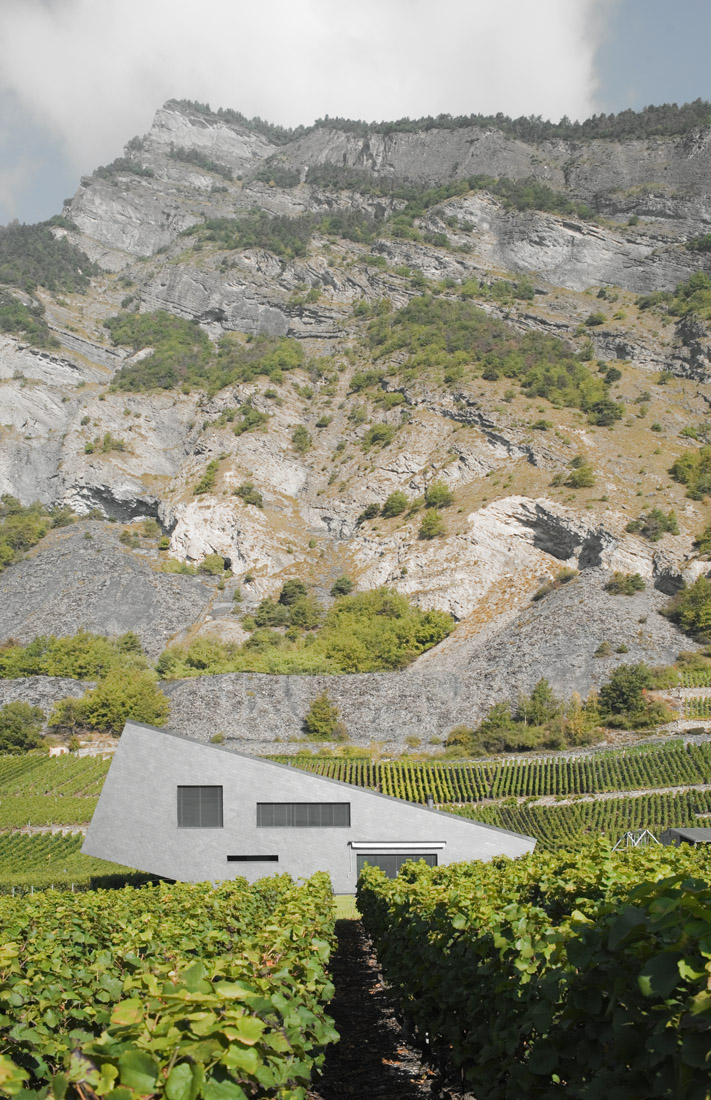 Zufferey House, Nunatak Sàrl Architectes, The Modern House