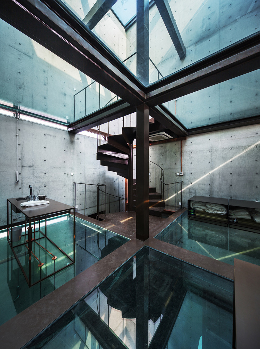 Vertical Glass House by Atelier FCJZ