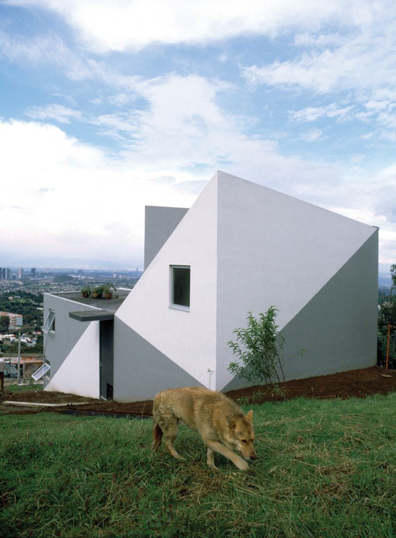 House on a Slope, Dellekamp Arquitectos