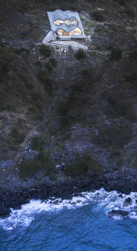 House on the Cliff, GilBartolome Architects