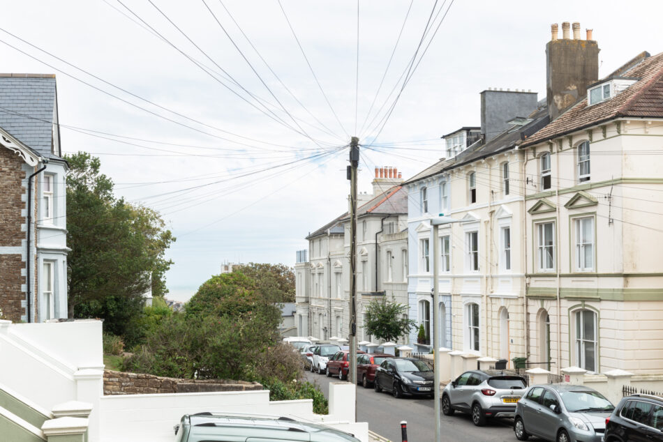 For Sale West Hill Road, St LeonardsonSea, East Sussex The Modern