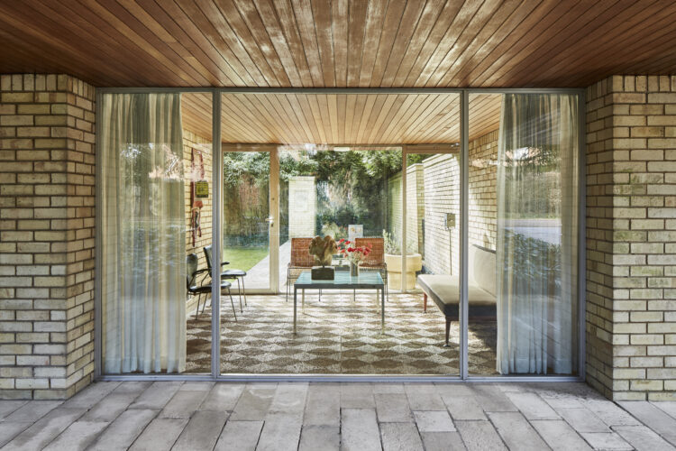 Subscribe for tours of the UK's best homes