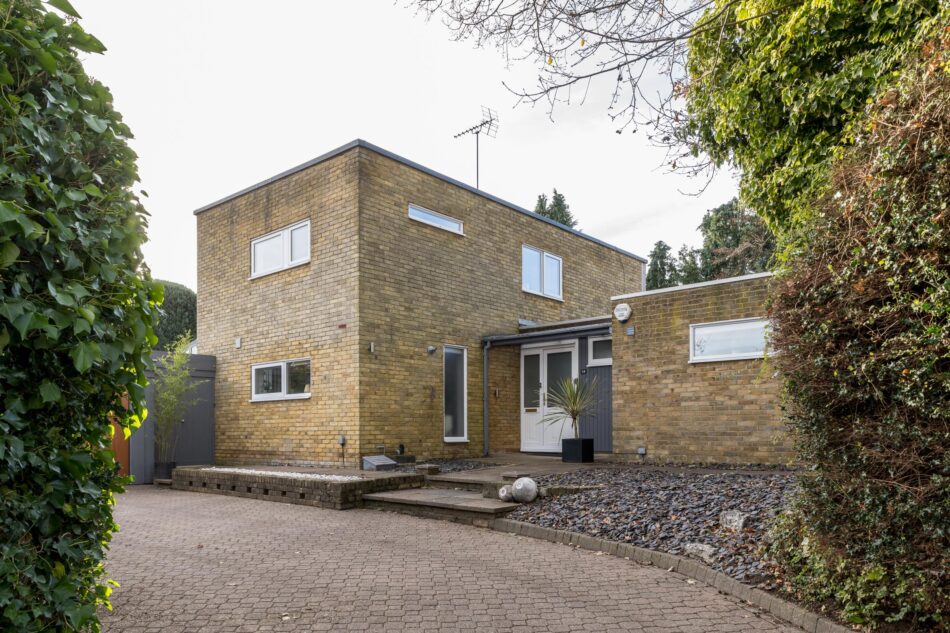 For Sale Moreton End Lane, Harpenden, Hertfordshire The Modern House