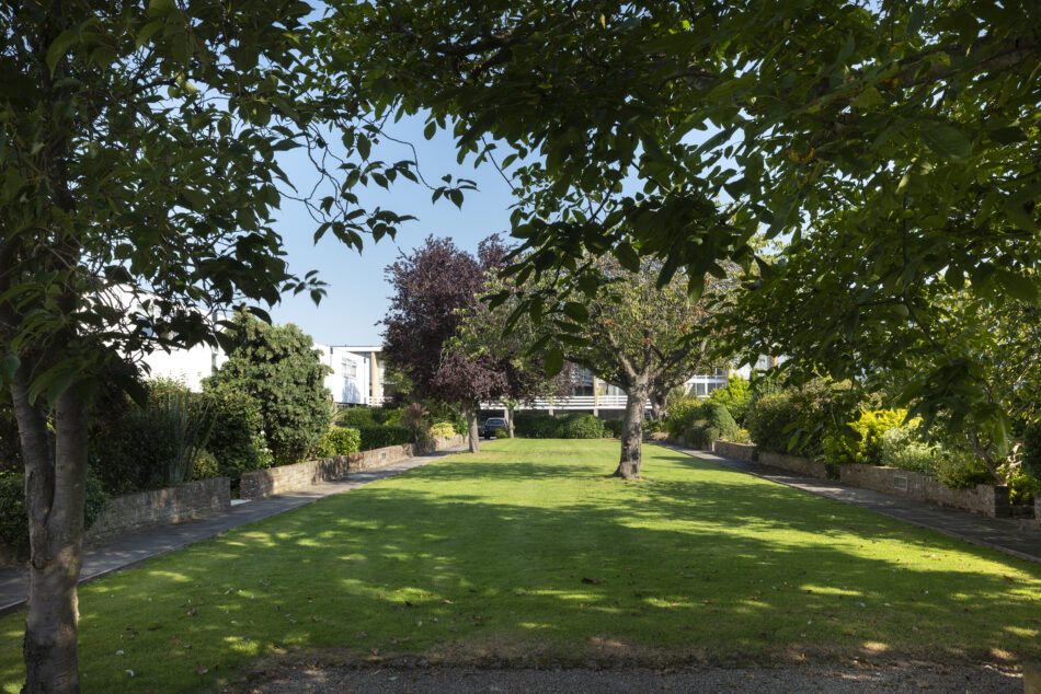 For Sale Manygate Lane V, Shepperton, Surrey The Modern House