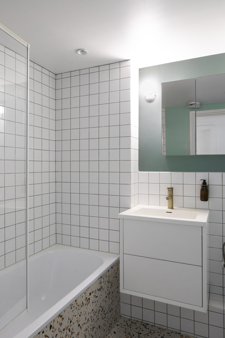 For Sale Flanders House, Defoe Road, London N16 The Modern House