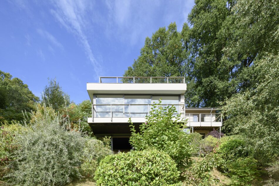 For Sale Valeside, Hammer Lane, Grayshott The Modern House